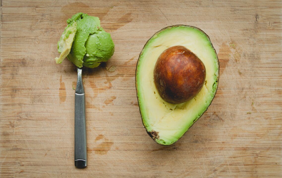 Avokado adalah sebahagian daripada diet keto kerana kandungan lemak dan protein sayuran yang tinggi. 